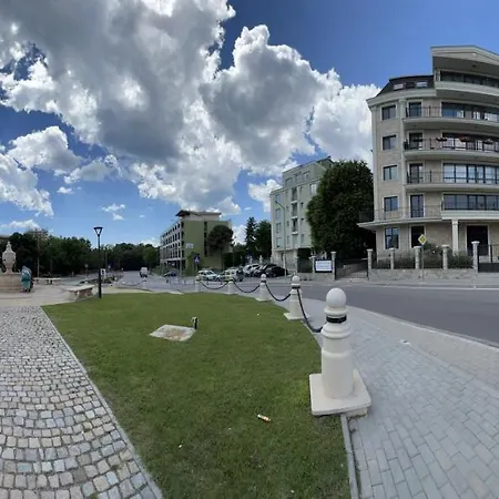 Apartment The Round